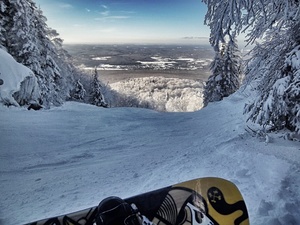 Nice opening run, Mont Sutton photo