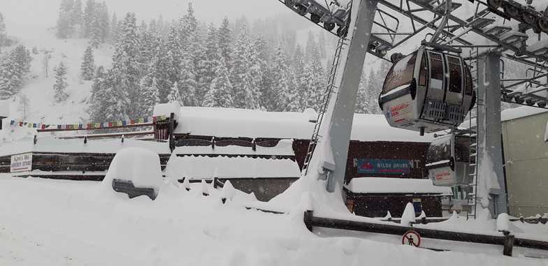 Huge snowfall in the Alps, Stubai Glacier