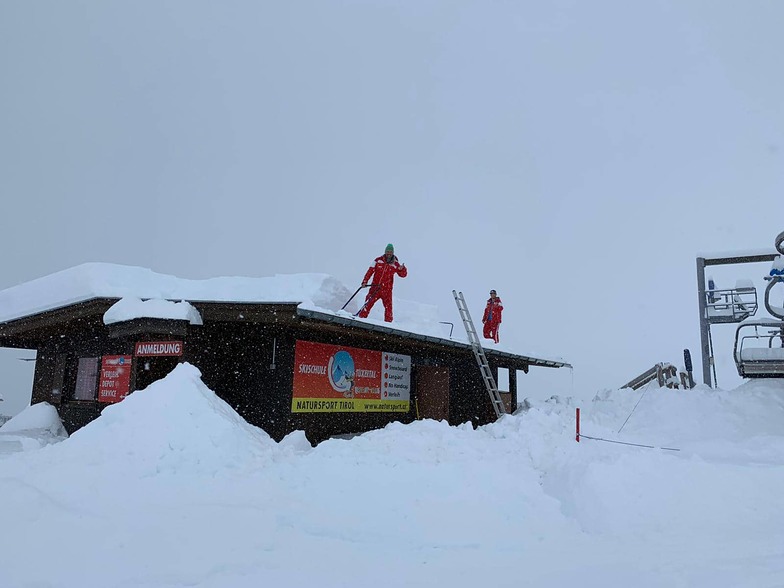 Huge snowfall in the Alps, Hintertux