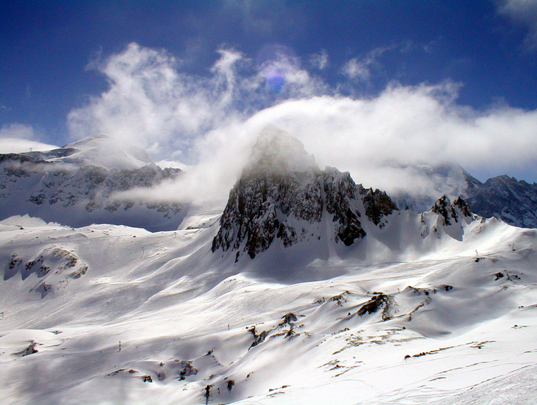 aiguille noire de pramecou from grattalu chair, Tignes