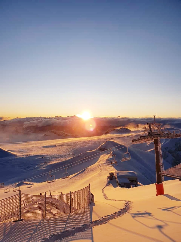 Gstaad Glacier 3000 snow