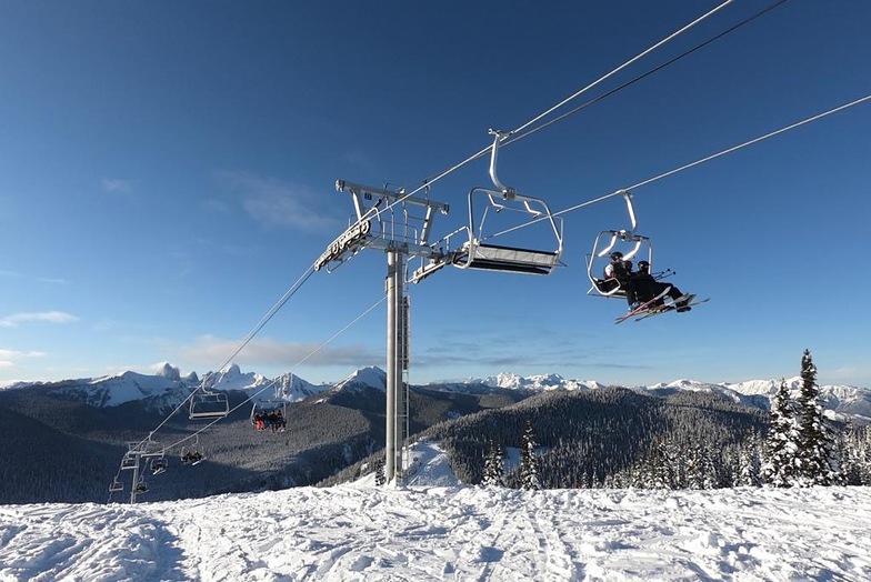 The Bear Chair - new quad chairlift, Manning Park Resort