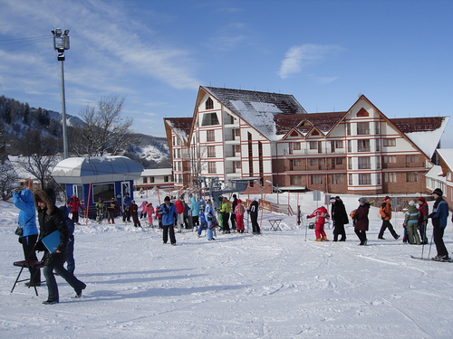 Ak-Bulak Ski Resort by: Sergey Yushkov