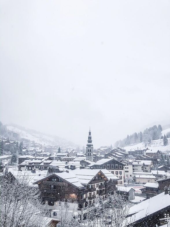 a few cms, La Clusaz