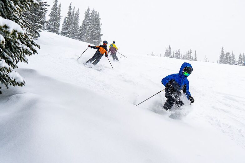 10" (25cm) in the last 24hrs (88"/2.2m total so far), Copper Mountain