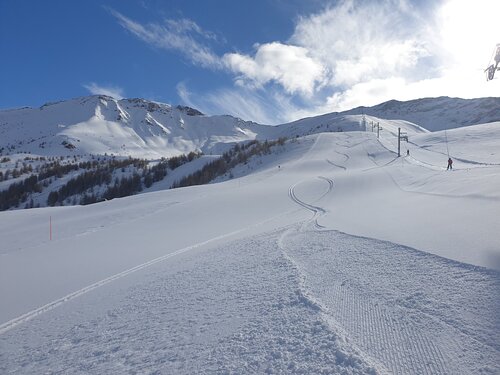 Sauze Super-Sauze Ski Resort by: tourist offical