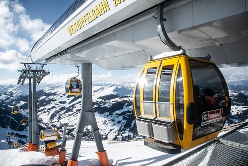 Saalbach Hinterglemm Ski Resort by: tourist offical