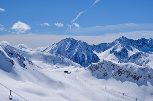 Baqueira/Beret Ski Resort by: tourist offical