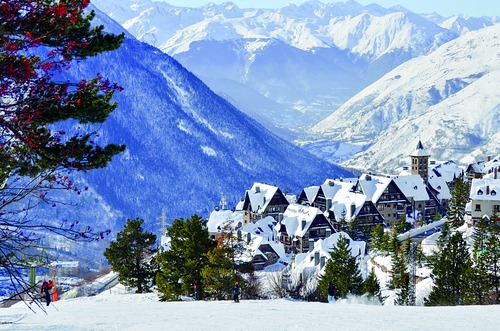 Baqueira/Beret Ski Resort by: tourist offical