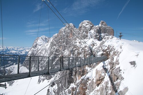 Dachstein Glacier Ski Resort by: tourist offical