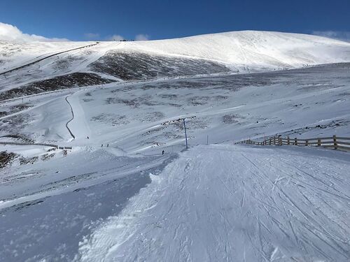 Cairngorm Ski Resort by: tourist offical