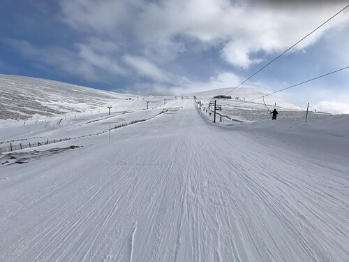 Cairngorm Ski Resort by: tourist offical