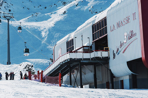 Les Menuires Ski Resort by: tourist offical