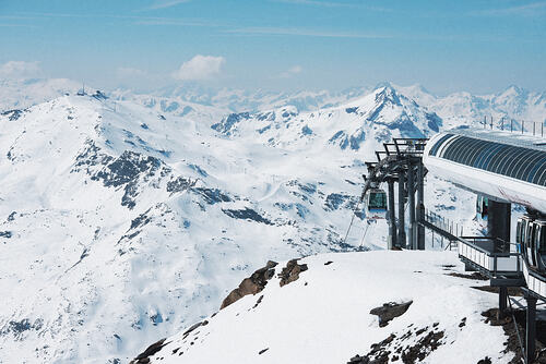 Les Menuires Ski Resort by: tourist offical