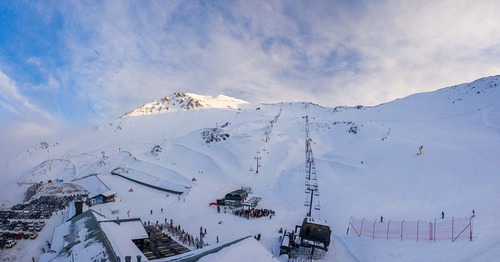 Mt Hutt Ski Resort by: Snow Forecast Admin