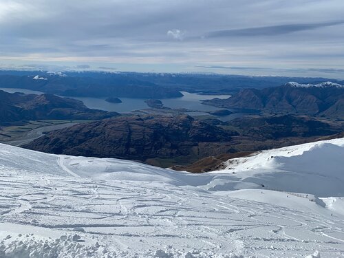 Treble Cone Ski Resort by: tourist offical
