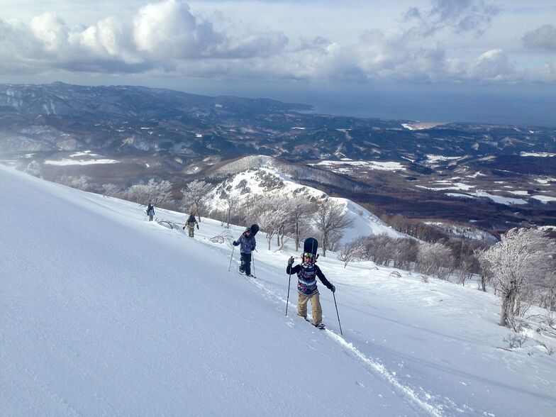 Backcountry access from Aomori Spring Resort, Aomori Spring (Ajigasawa)