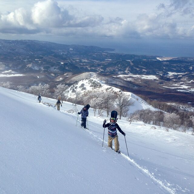 Backcountry access from Aomori Spring Resort, Aomori Spring (Ajigasawa)