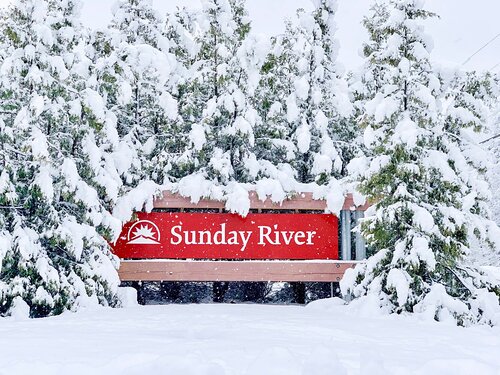 Sunday River Ski Resort by: tourist offical