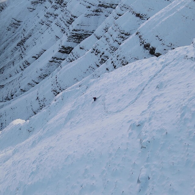 Pen-y-Fan Snow: Skiing the NE face of Pen y Fan