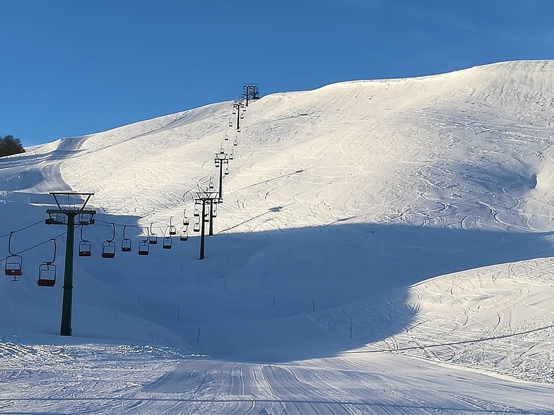 Stairway to skiing heaven, Anilio Ski Resort