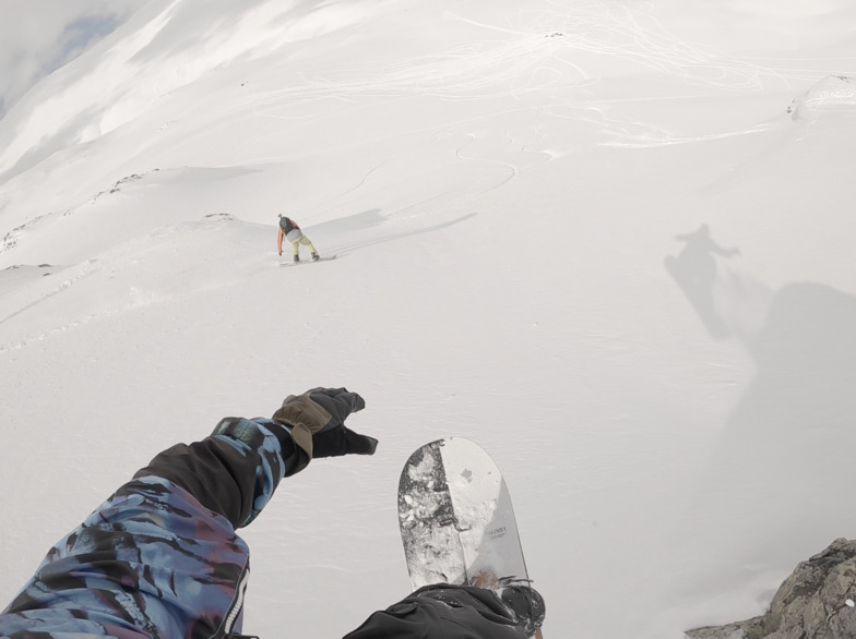 Cliff drops in Section South 4, Ovit Mountain