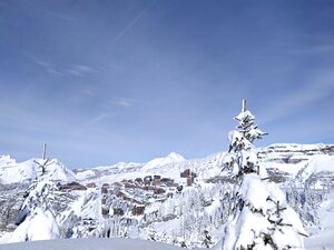 Deep snow, Avoriaz photo