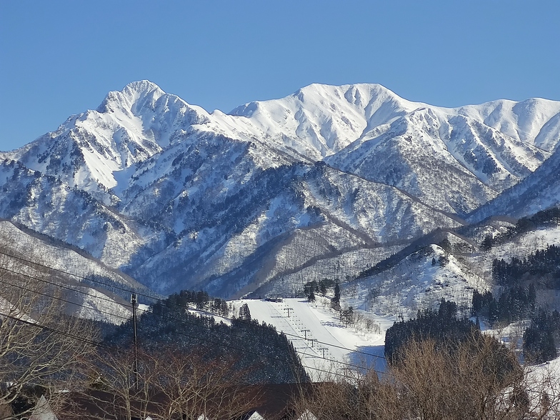 Yuzawa Park in the distance