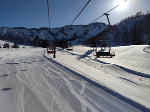 Heading up to the bunny slopes at Yuzawa Nakazato photo