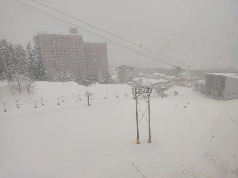 Yuzawa Kogen Family Slope at the base of the Yuzawa Kogen ropeway, Yuzawa Kogen - Nunoba