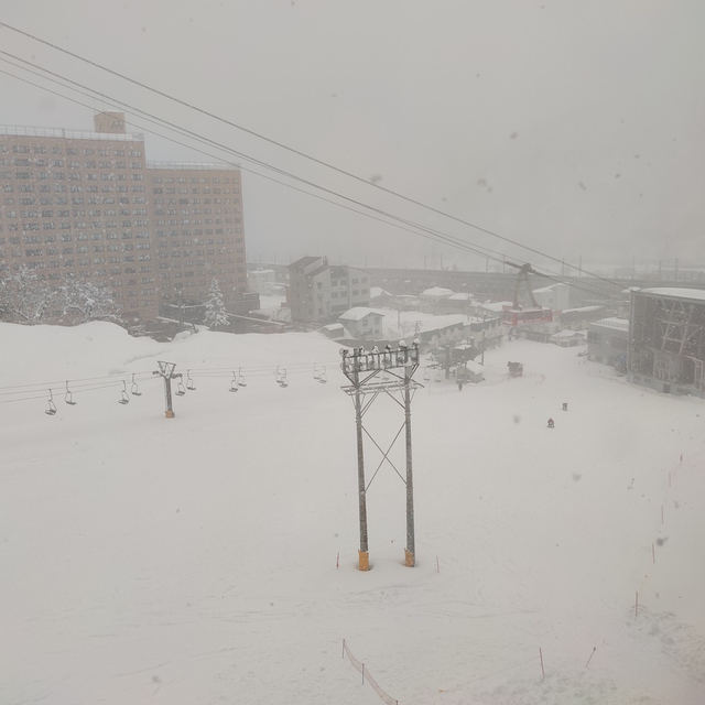 Yuzawa Kogen Family Slope at the base of the Yuzawa Kogen ropeway, Yuzawa Kogen - Nunoba