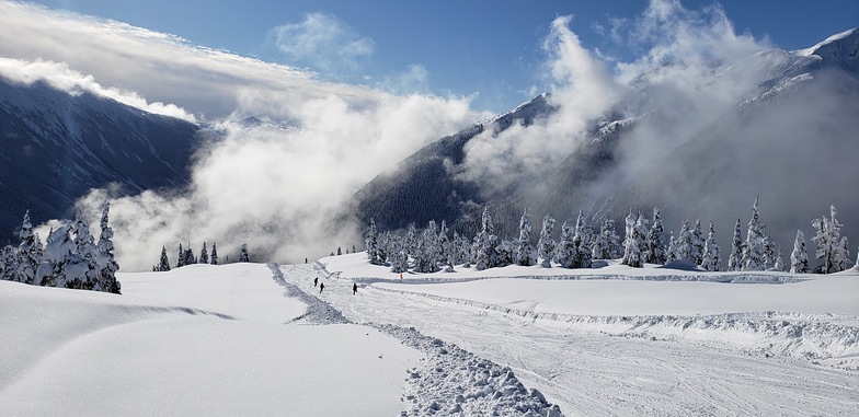 Sunny Snowy Shames March 2021, Shames Mountain