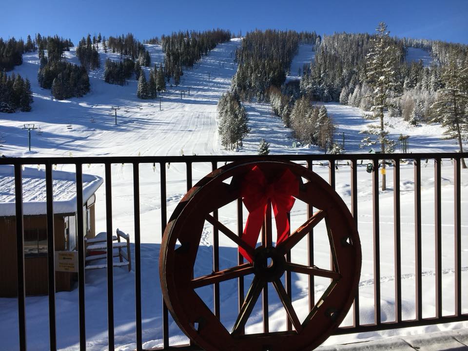 Ticket Booth Deck, Loup Loup