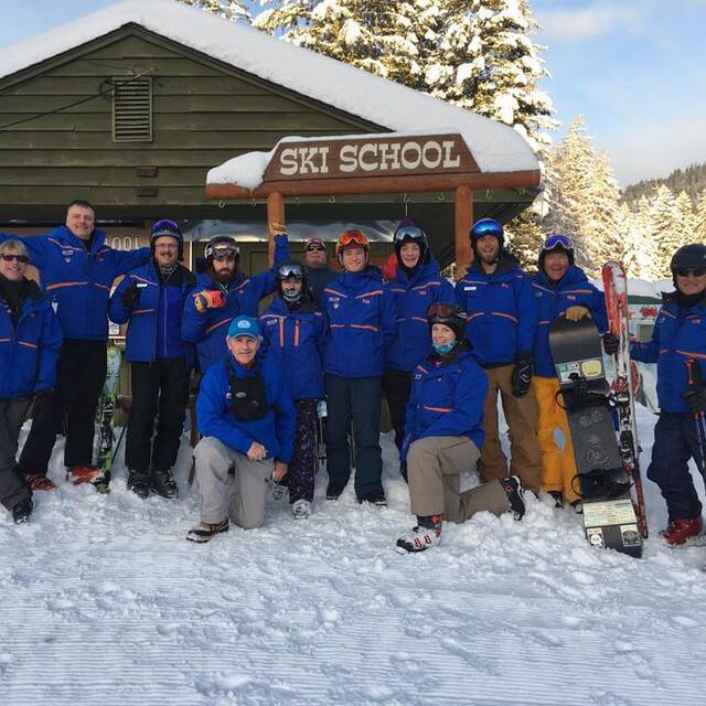 Ski Instructor Staff, Loup Loup