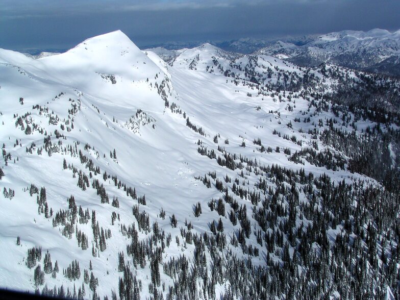 Monashee Powder Snowcats snow