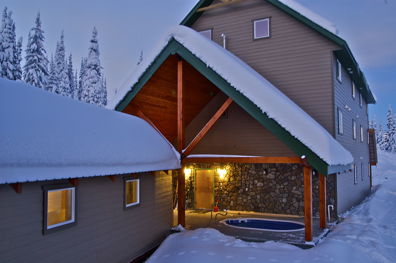 New Guest Lodge and hot tub, Monashee Powder Snowcats