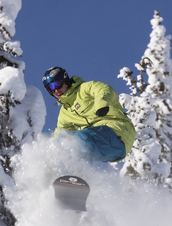 Snowboarding mechanic, Monashee Powder Snowcats