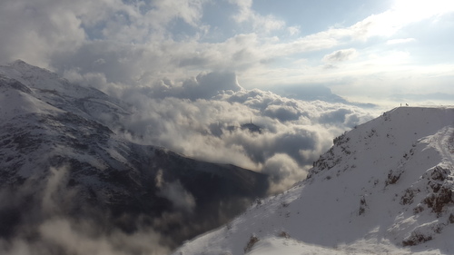 Tochal Ski Resort by: Behzad Karimmaslak