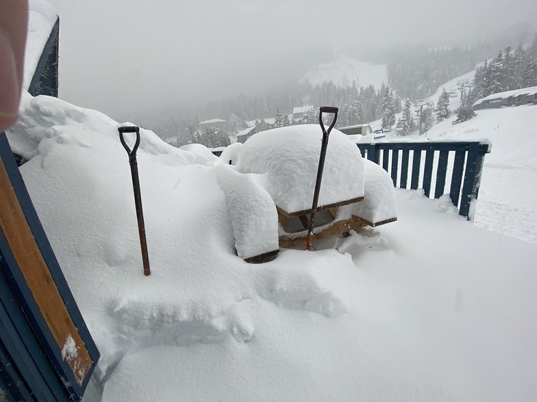Snow, Sasquatch Mountain Resort