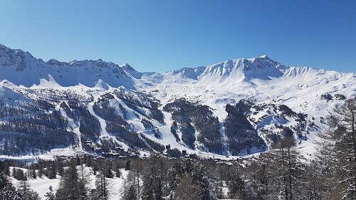 Vars Ski Resort by: Mik Orain