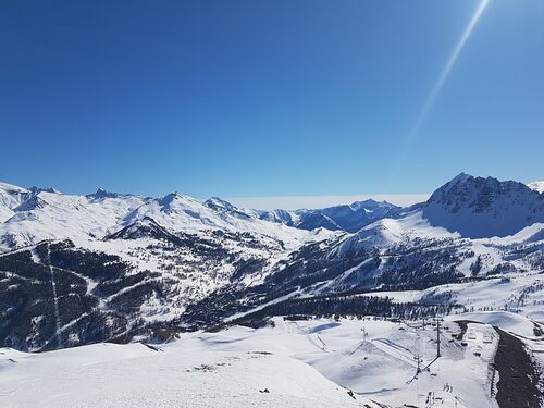 Vars Ski Resort by: Mik Orain