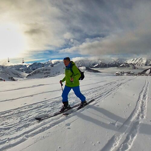 Alpe d'Huez Ski Resort by: Francois Longin