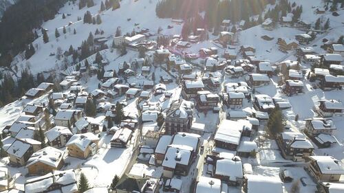 Mürren Ski Resort by: John McGregor