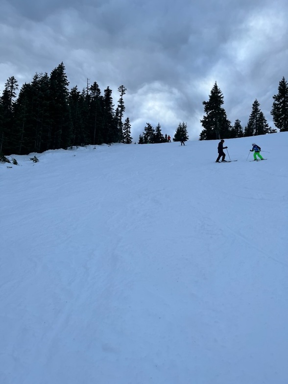 Not so sunny but a fun day, Sasquatch Mountain Resort