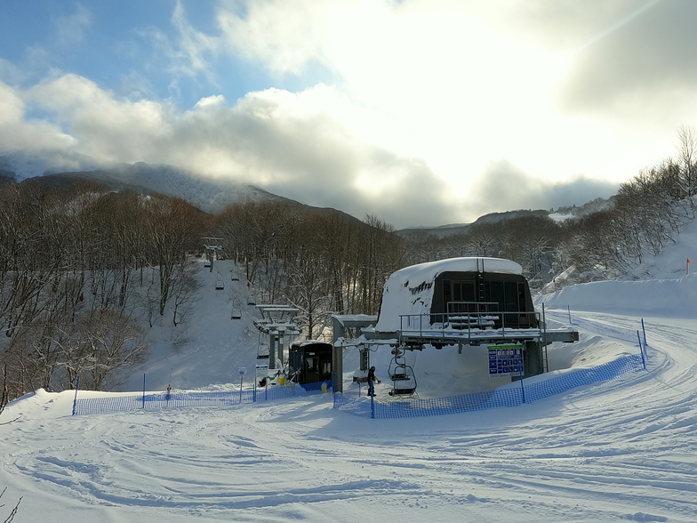 Diamond Lift, Aomori Spring (Ajigasawa)