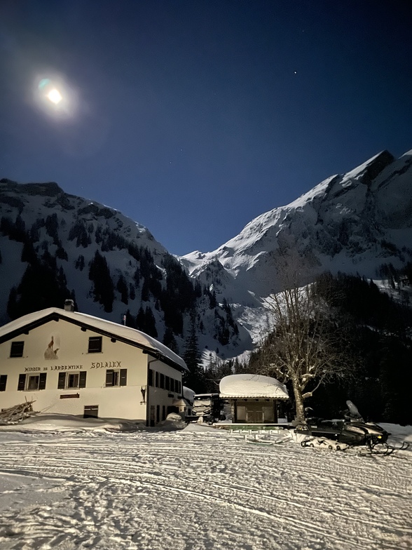 Moonlight over Solalex, Villars