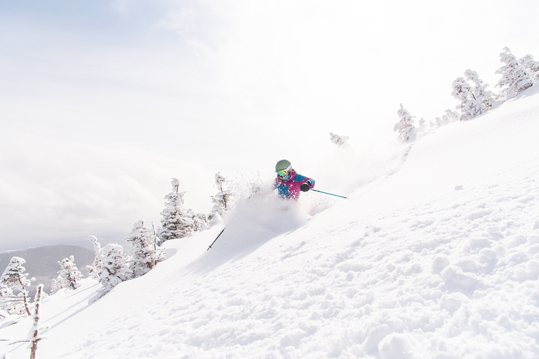 Skiing powder on the frontside snowfields, Sugarloaf