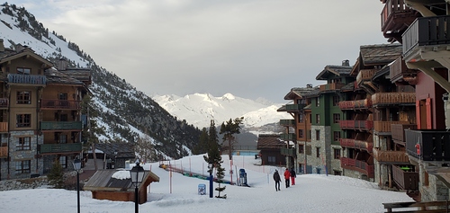 Les Arcs Ski Resort by: jean