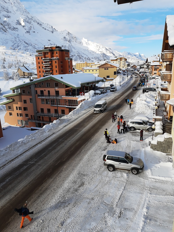 Snow in the resort, Passo Tonale