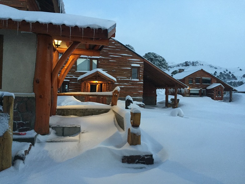 Cabañas Tikilen, Caviahue